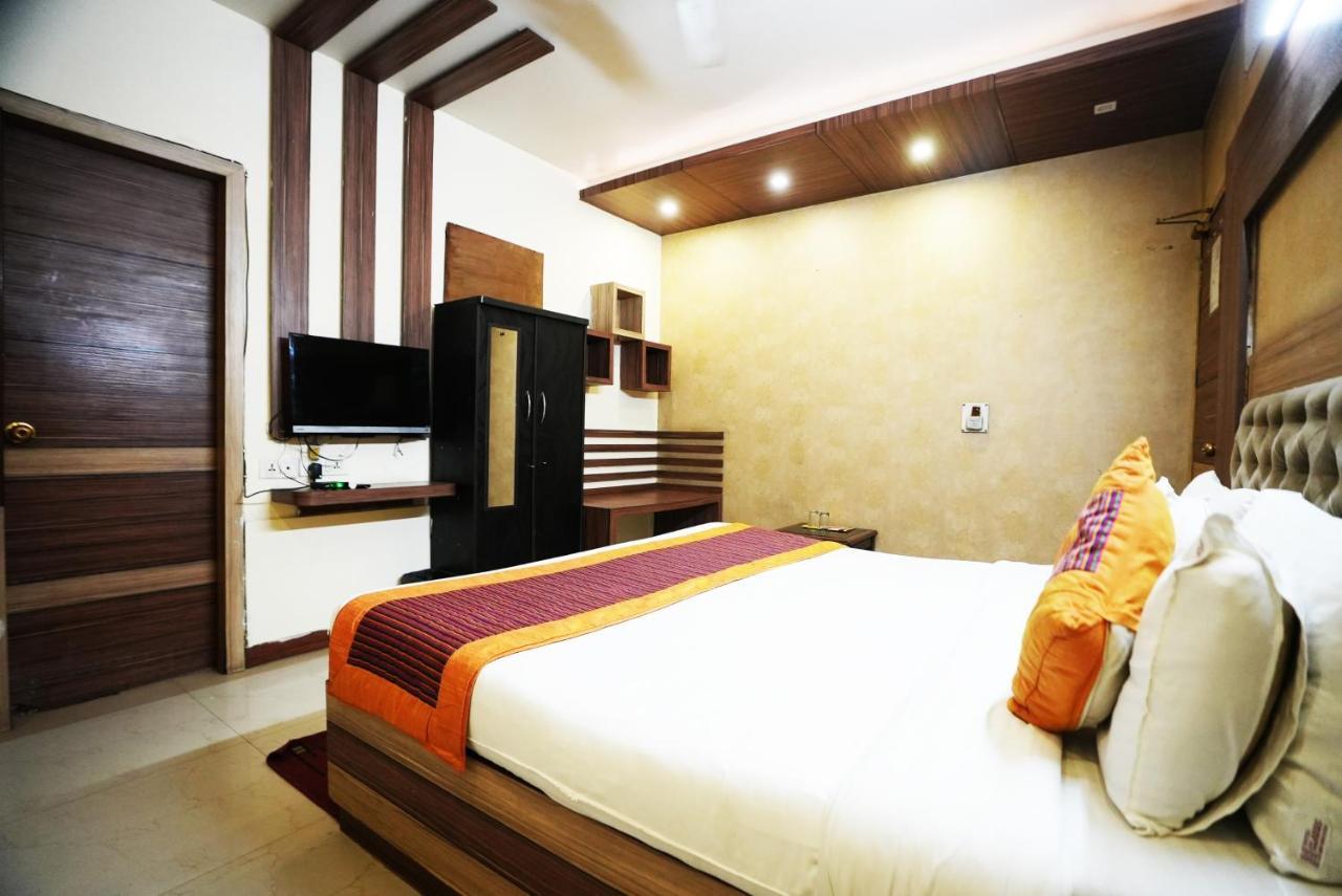 Hotel Classic 뉴델리 외부 사진